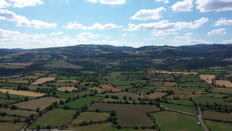 Bocage-Ländliche-Luftlandschaft-Pastorale-Landwirtschaft-Frankreich-Aveyron-Marvejols